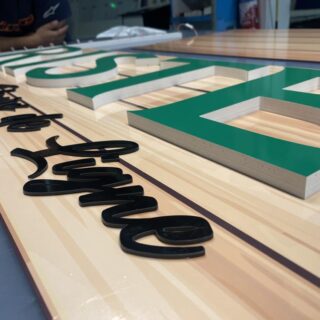 Découpe CNC ( Lettres , Forex, Plexiglas, Allucobond...)